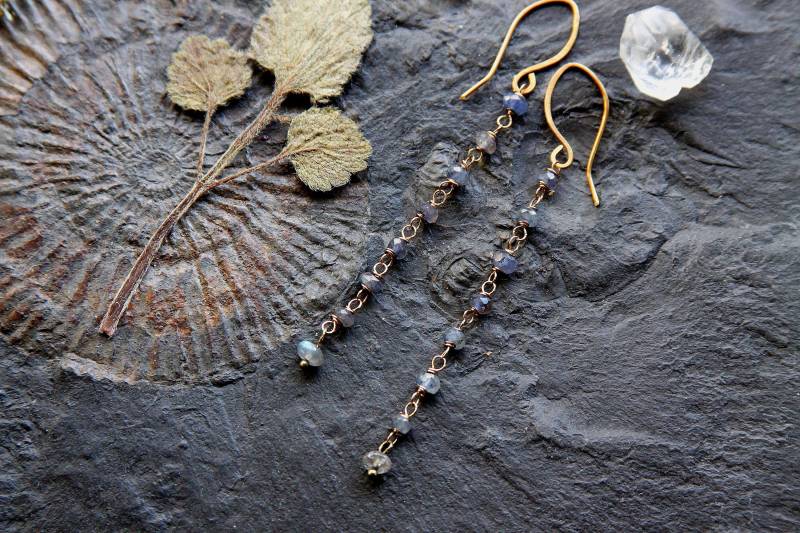 Ohrringe Iolith Edelsteine Rustikal Natur Ohrhänger Feminin Lang Schlicht Blau Boho Ethno Hippie Pagan Göttin Retro von VENUSFLOWER