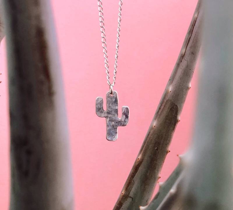 Silber Kaktus Halskette, Gehämmert Saguaro Nevklace, Arizona Wüste Silber Kaktus Halskette, Gehämmert Saguaro Nevklace, Arizona Wüste von VERBENADESIGN