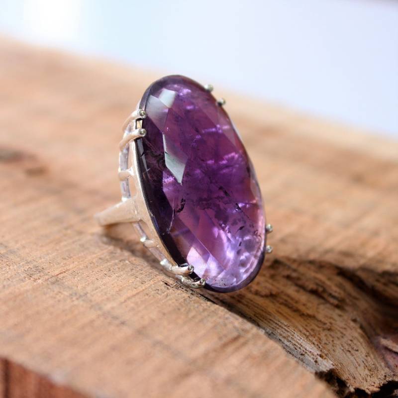 Amethyst Ring, Sterling Silber Cocktailring, Alternativer Verlobungsring, Avantgarde, Geburtssteinring, Natürlicher Amethystschmuck von VERDIGRISJEWELLERY