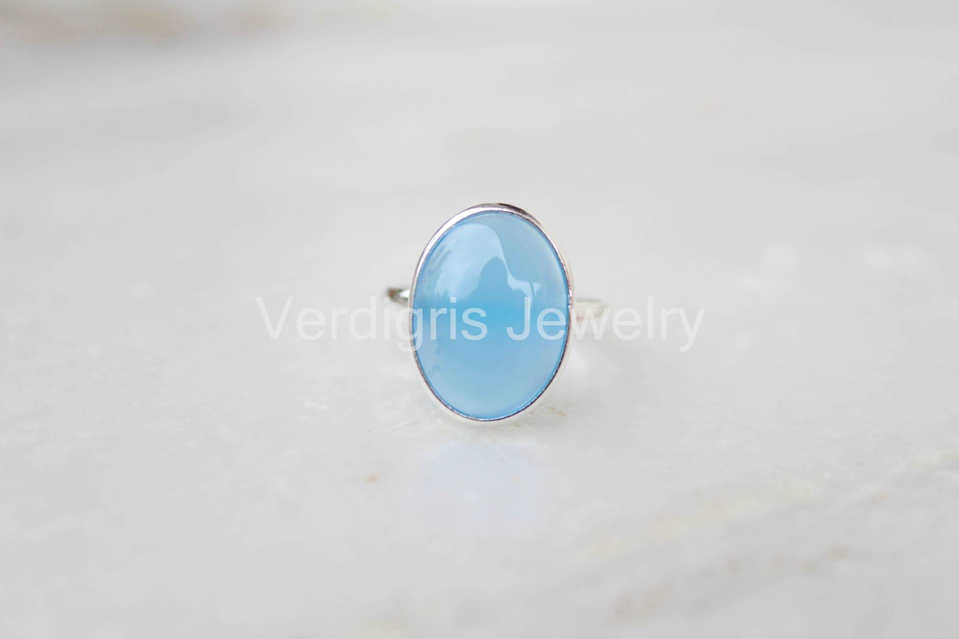 Blauer Chalcedon Silberring, Edelsteinschmuck, Natürlicher Edelstein, Handgefertigt, Ringe Für Frauen, Geburtssteinring, Minimalistisch von VERDIGRISJEWELLERY