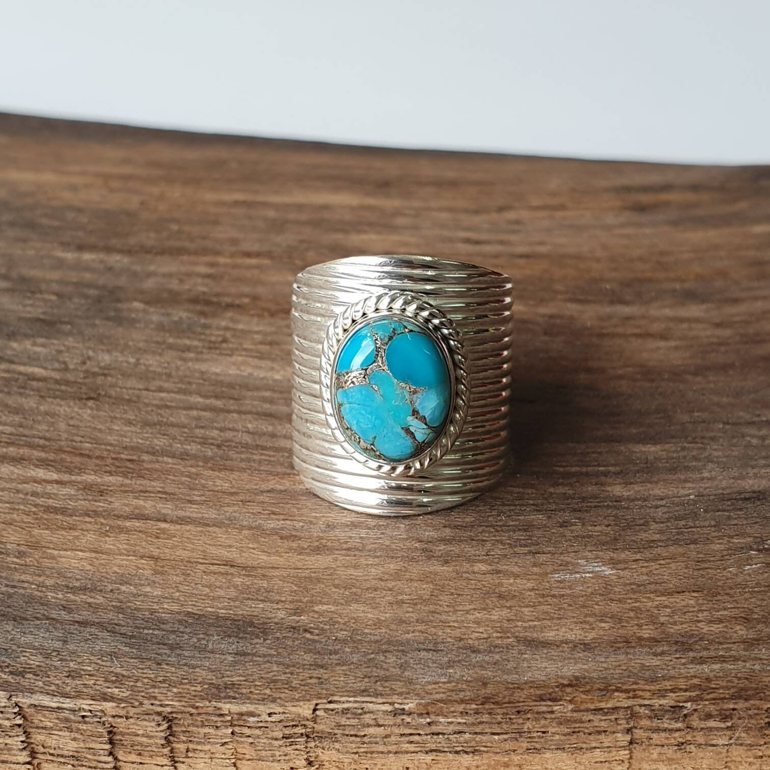 Blauer Mohave-Türkis-Sterlingsilberring Handgemachter Statement-Schmuck von VERDIGRISJEWELLERY