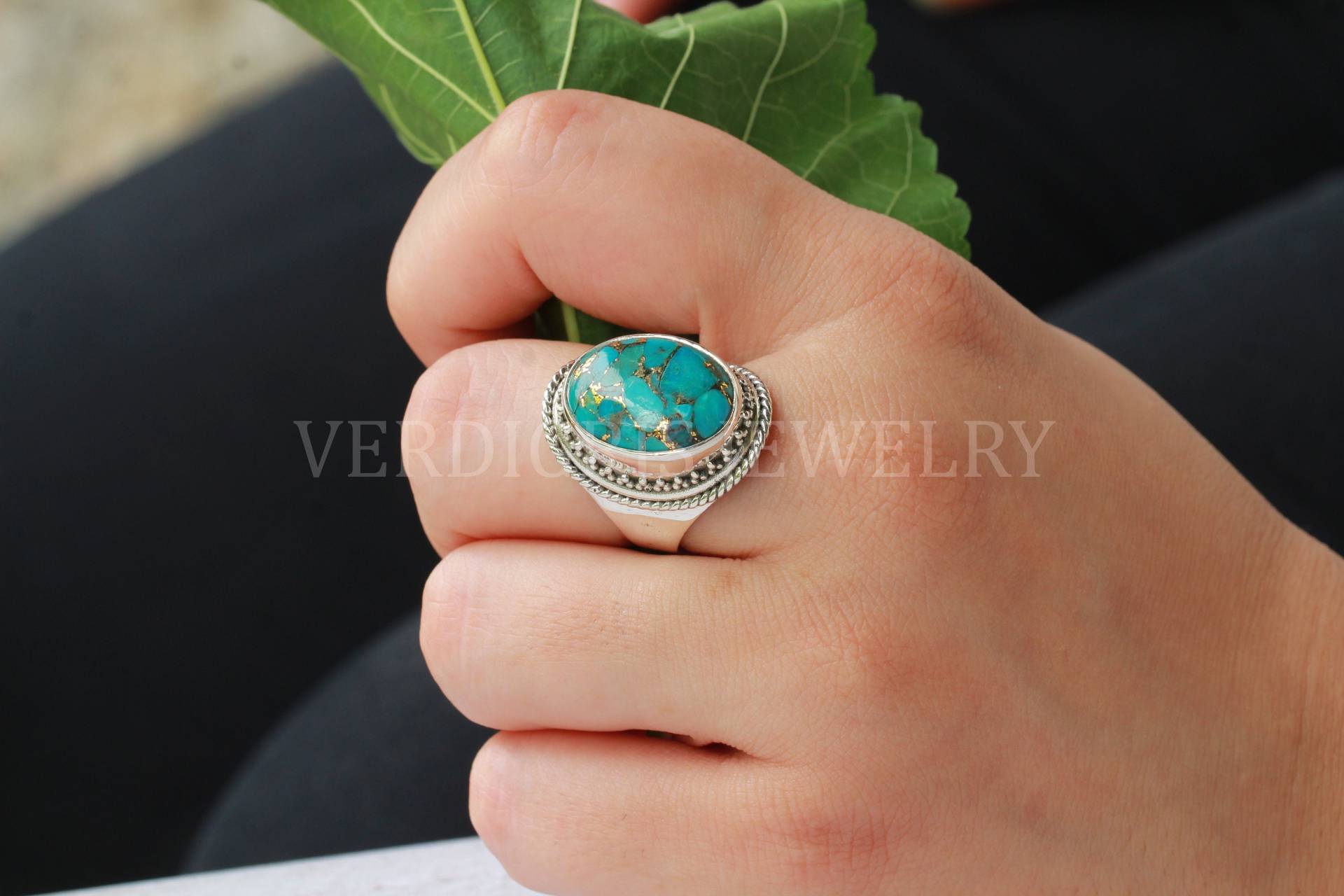 Blauer Mojave Türkis Ring, Handgemachter Sterling Silber Schmuck, Natürlicher Edelstein, Cabochon, Antiker Boho Ring von VERDIGRISJEWELLERY