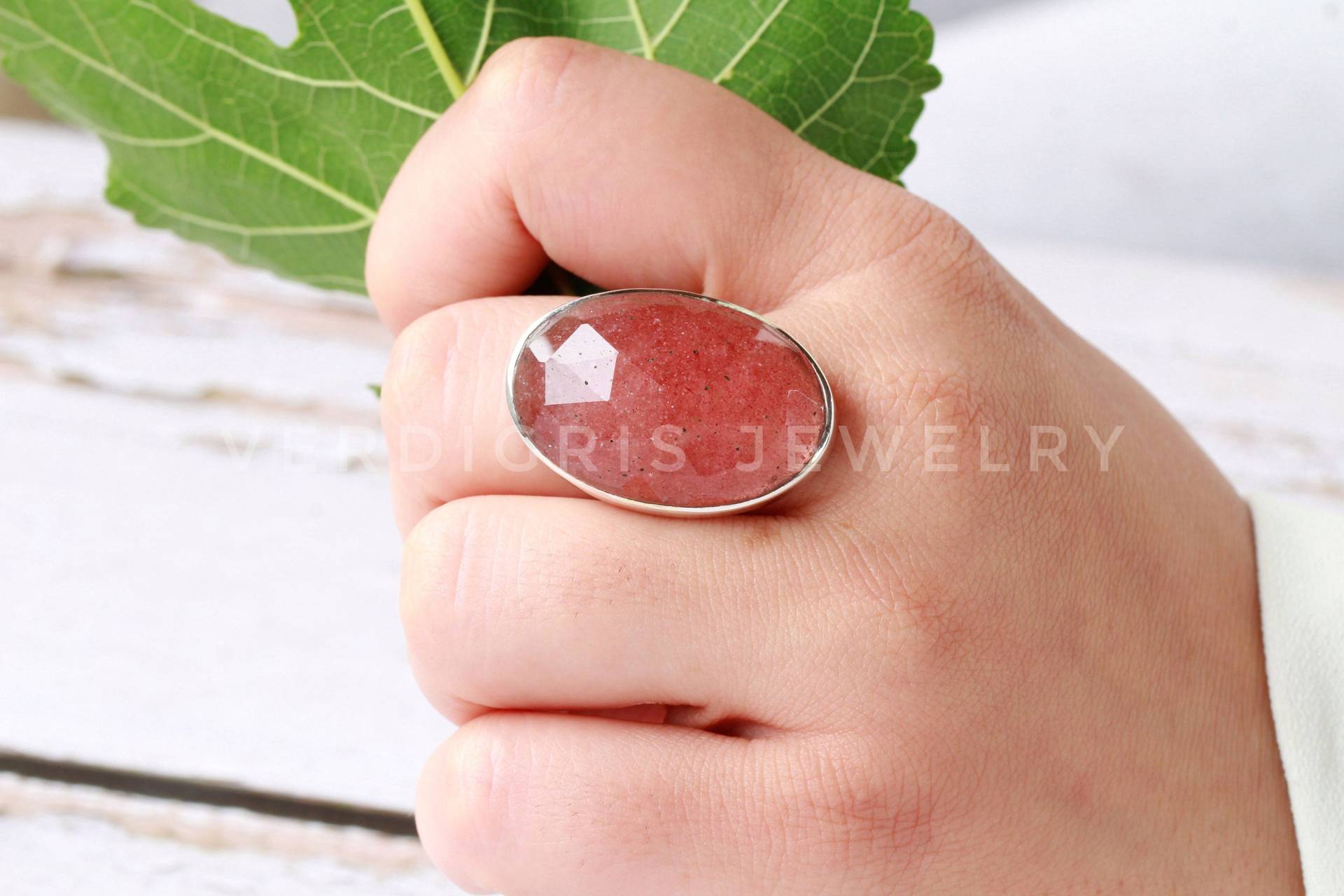 Erdbeerquarz Ring, Made in Silber, Klobiger Handgemachter Schmuck Im Rosenschliff, Valentinstaggeschenk, Stier Edelstein, Boho von VERDIGRISJEWELLERY