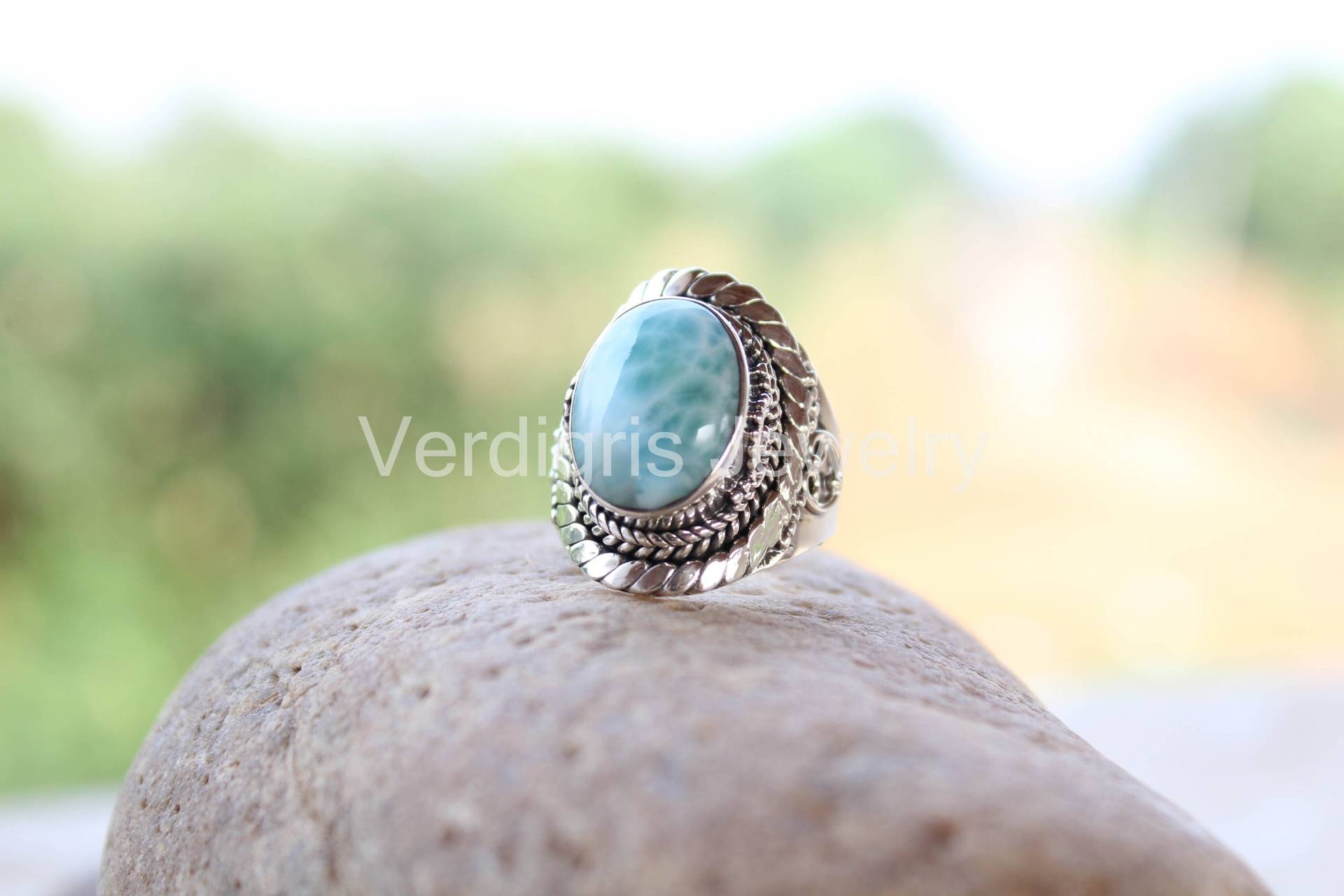 Larimar Ring Handgemacht Mit Sterling Silber Details, Schmuck, Statement Birthstone Ring, Edelstein Weihnachtsgeschenk von VERDIGRISJEWELLERY