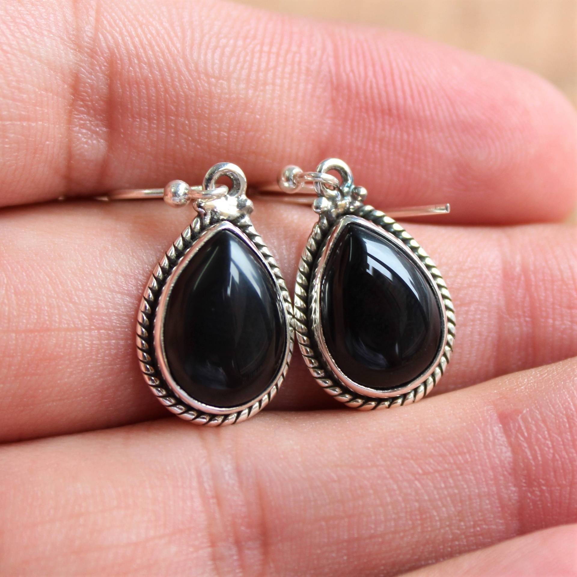 Natürliche Schwarze Onyx Edelstein Ohrringe, Moderne Braut, Brautjungfer Danke, Mutiger Schmuck, Geschenk Für Freund, Baumeln Ohrringe von VERDIGRISJEWELLERY