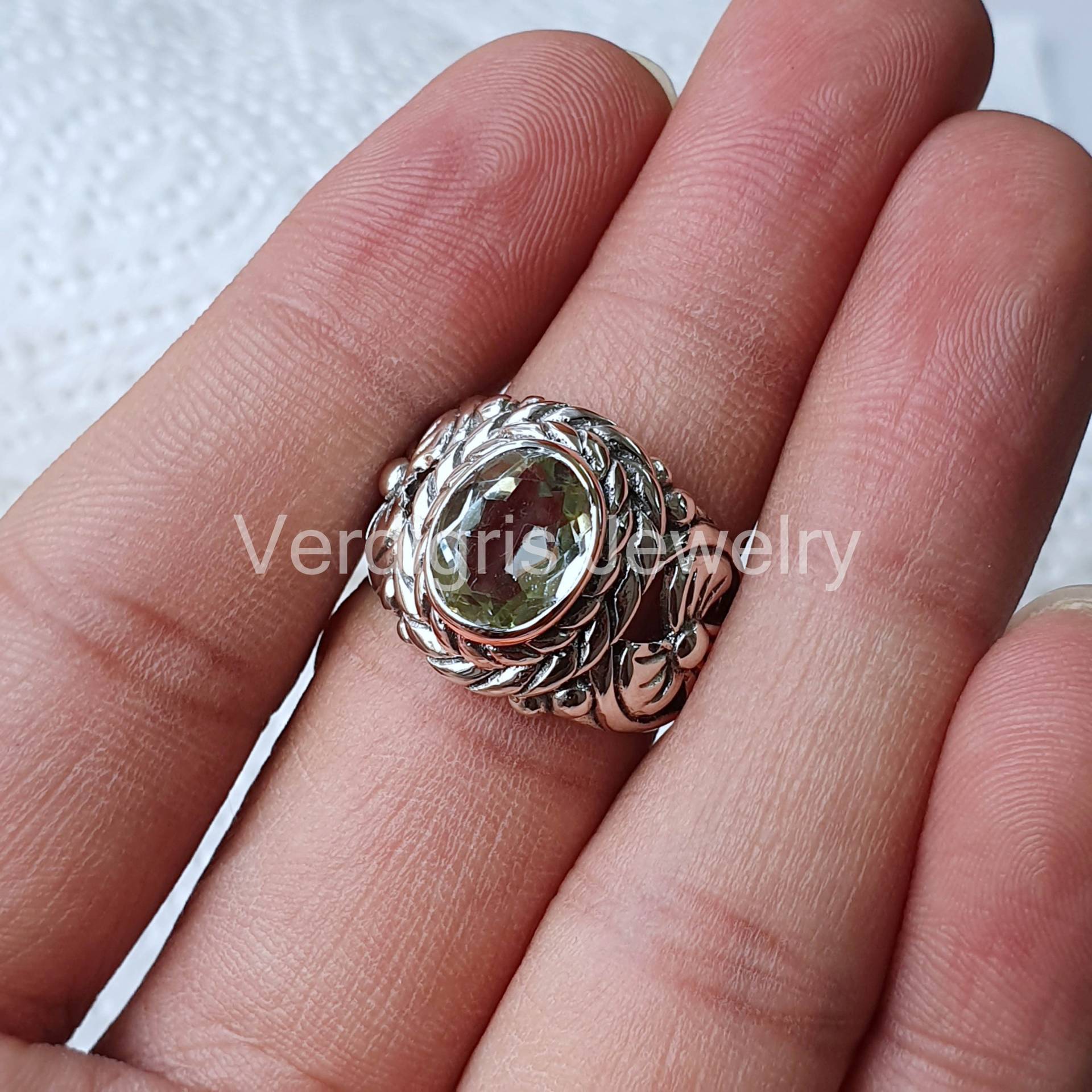 Natürlicher Grüner Amethyst Ring, Sterling Silber Oval Facettierter Edelstein, Edelstein Schmuck, Geburtsstein Handgemacht, Weihnachtsgeschenk, Boho von VERDIGRISJEWELLERY