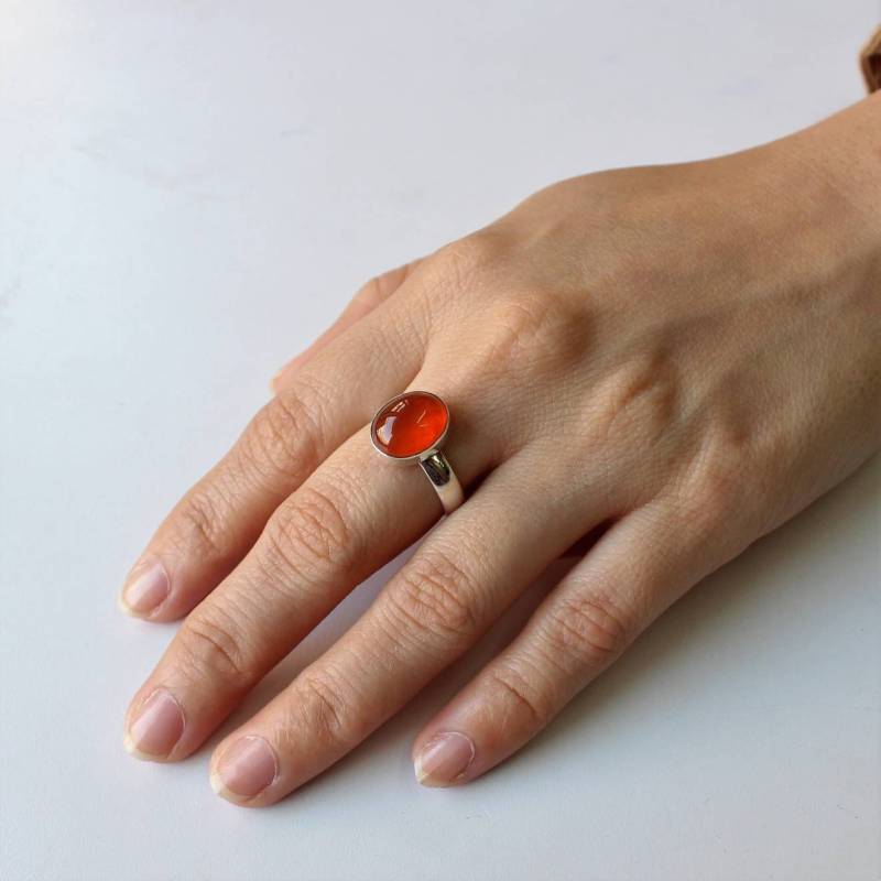 Natürlicher Karneolring, Bold Sterling Silber Statement-Ring, Alternative Verlobungsring, 100% Handgefertigt, Einfacher Und Eleganter Stil von VERDIGRISJEWELLERY