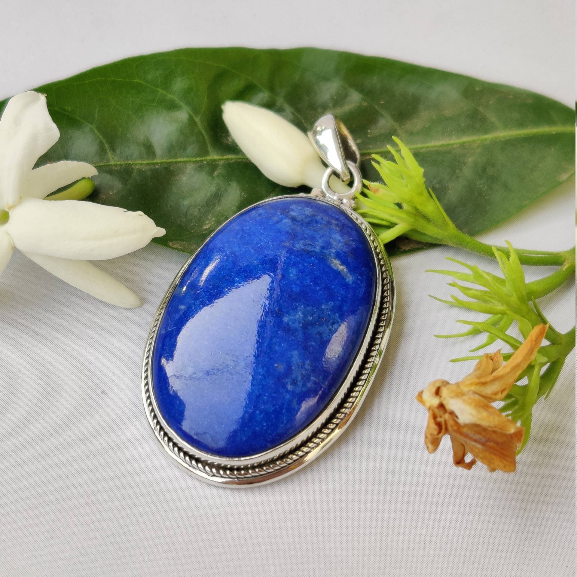 Natürlicher Lapis Lazuli Anhänger, Sterling Silber, Statement-Stück, Großer Edelstein, Klobiger Schmuck, Bequem Für Den Ganzen Tag von VERDIGRISJEWELLERY