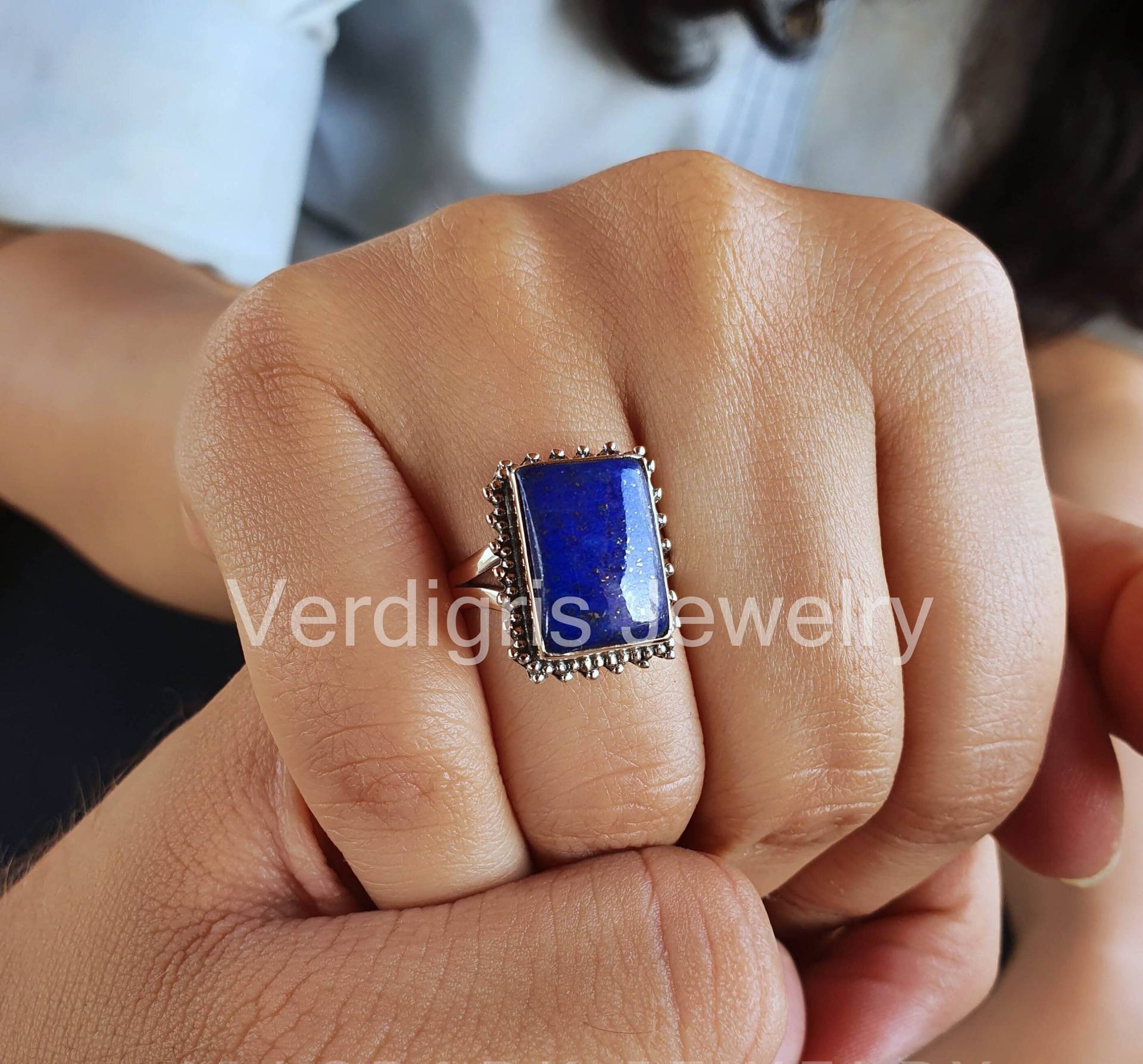 Natürlicher Lapis Lazuli Edelstein Ring, Handgemacht, Sterling Silber Schmuck, Ringe Für Frauen, Weihnachtsgeschenk, Geburtsstein Ring von VERDIGRISJEWELLERY