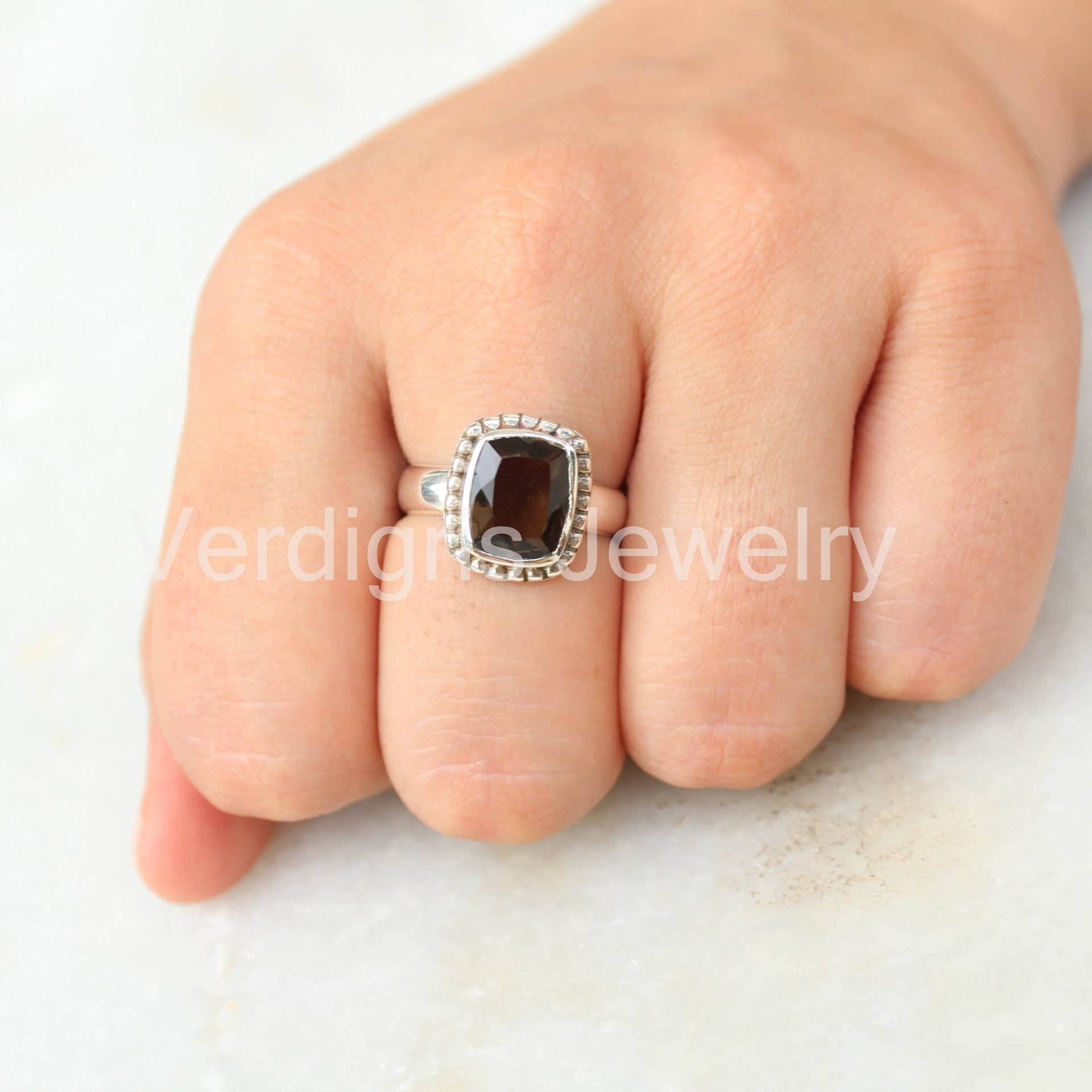 Natürlicher Rauchquarz Ring, Handgemacht, Sterling Silber Schmuck, Natur, Edelstein Minimalist, Skorpion Birthstone, Birthstone Ring von VERDIGRISJEWELLERY