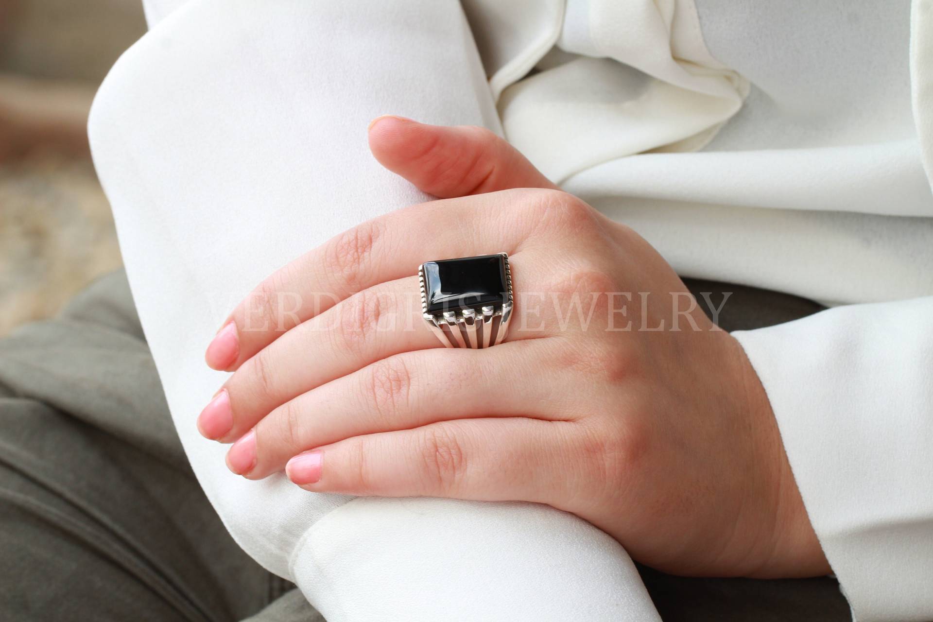 Natürlicher Schwarzer Onyx Ring, Großer Sterling Silber Statement Handgemachter Schmuck, Geburtstagsgeschenk, Aaa Edelstein von VERDIGRISJEWELLERY