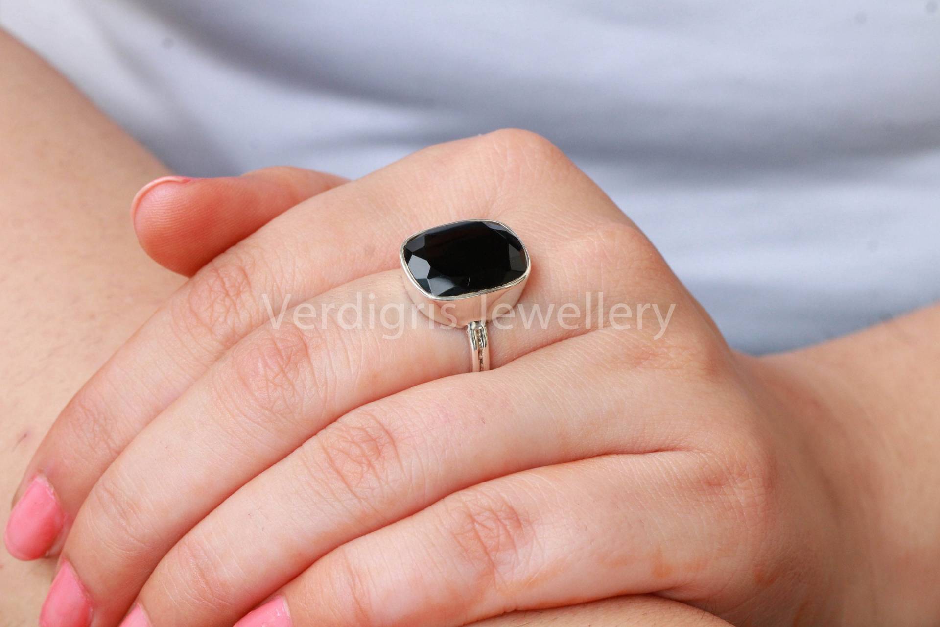 Natürlicher Schwarzer Onyx Ring, Sterling Silber Schmuck, Silberschmuck, Dezember Geburtsstein Löwe Sternzeichen, Weihnachtsgeschenk von VERDIGRISJEWELLERY