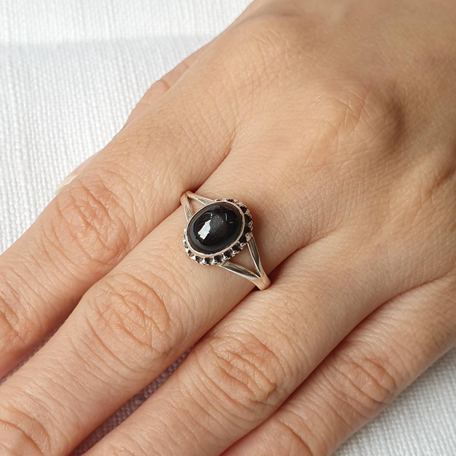 Natürlicher Schwarzer Stern Diopsid Ring, Sterling Silber Alternativer Verlobungsring von VERDIGRISJEWELLERY
