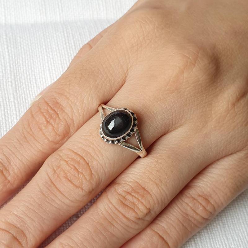 Natürlicher Schwarzer Stern Diopsid Ring, Sterling Silber Alternativer Verlobungsring von VERDIGRISJEWELLERY