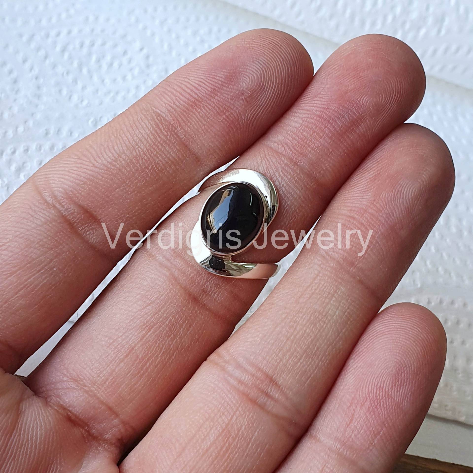 Schwarzer Onyx Edelstein Sterling Silber Ring, Handgefertigt, Schmuck, Dezember Birthstone Ringe, Silberschmuck, Bold Ring von VERDIGRISJEWELLERY