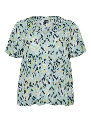 VERO MODA CURVE Gemustertes T-Shirt mit V-Ausschnitt und kurzen Ärmeln, lockere Passform., Hellblau gemustert, 42 von VERO MODA CURVE
