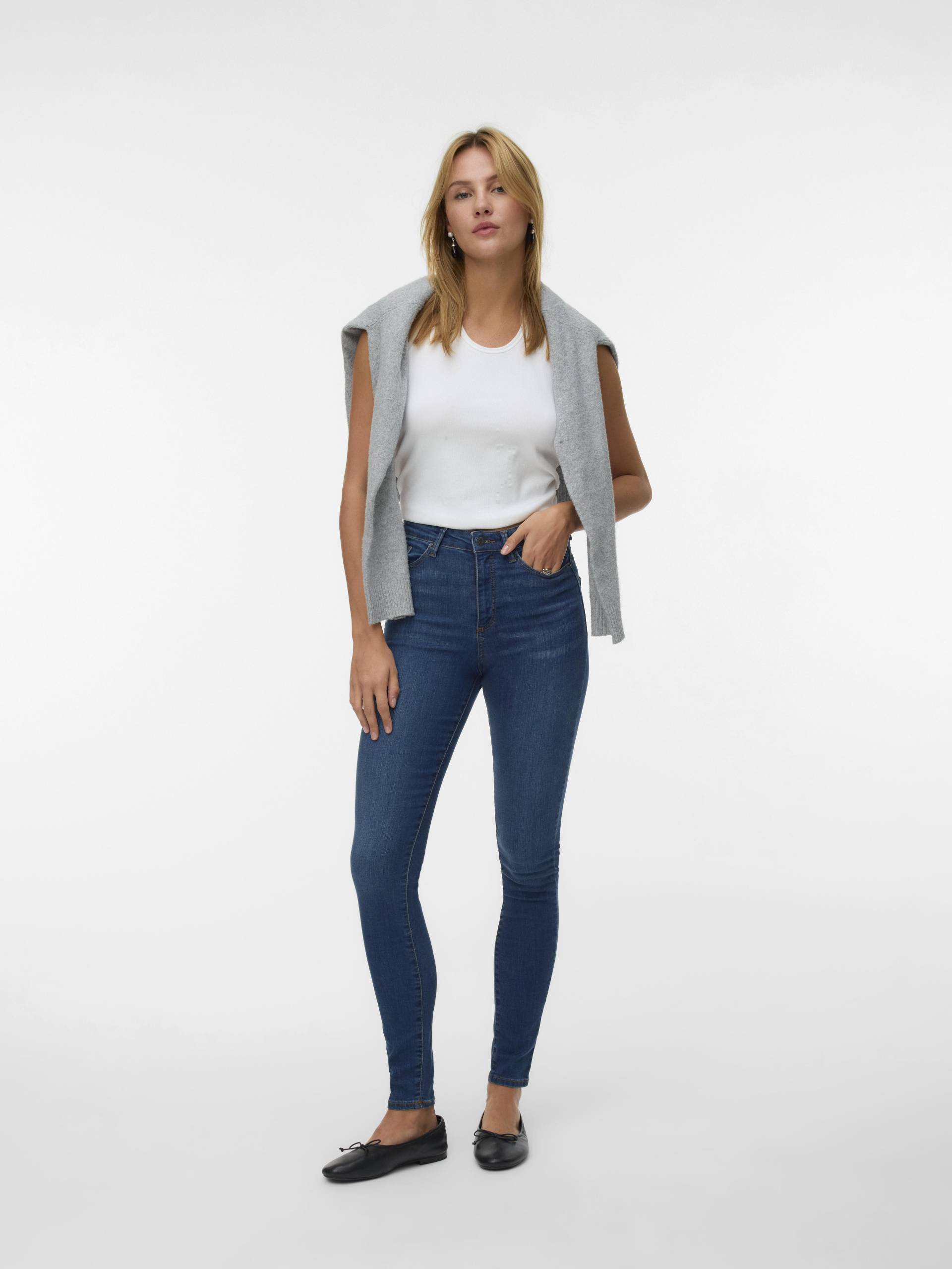 VERO MODA - VMSOPHIA HW SKINNY JEANS MD BL NOOS medium blue denim von VERO MODA