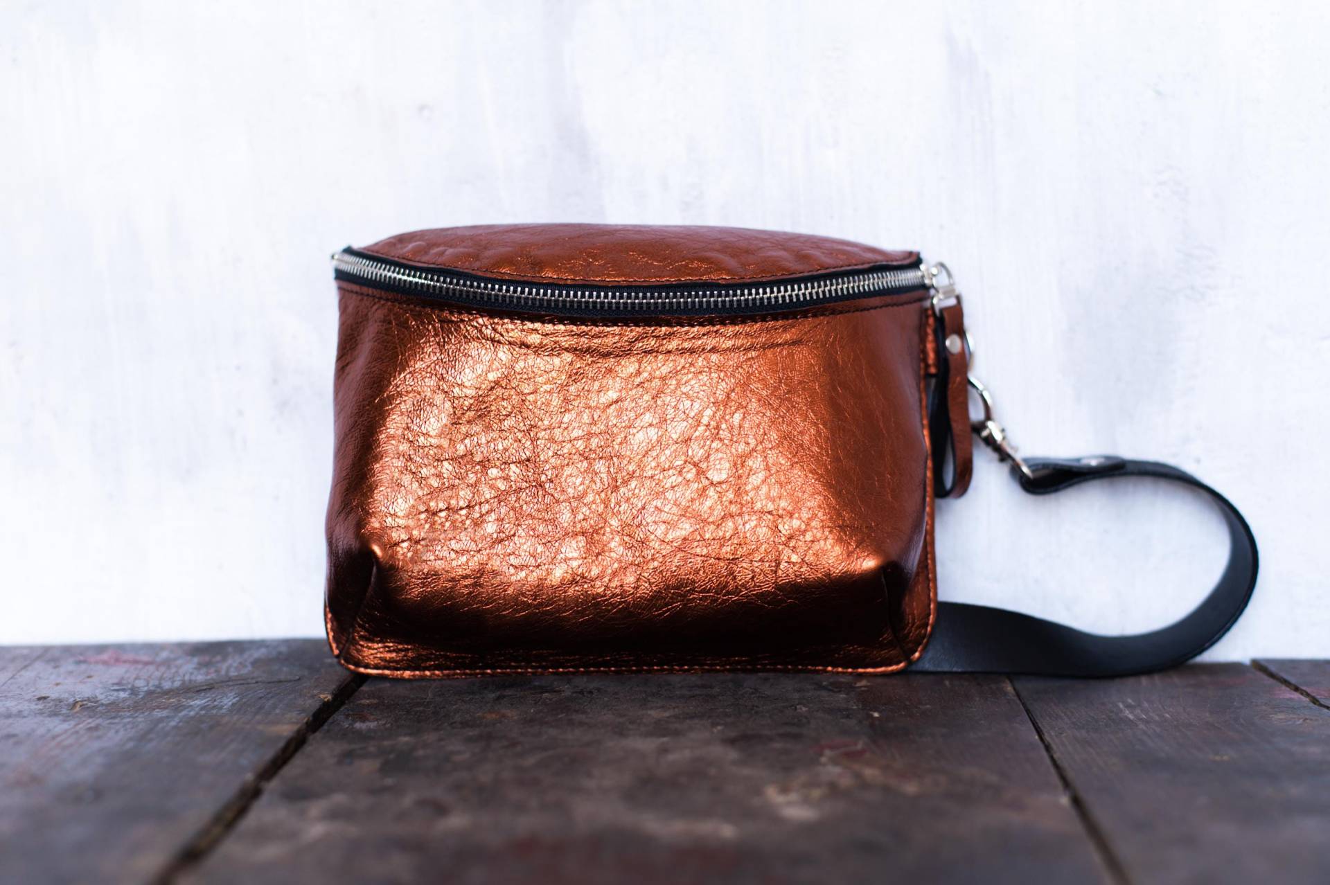 Mini Metallic Copper Leather Crossbody Bag/Kleine Frauen Umhängetasche, Bauchtasche, Damenbeutel, Gürteltasche Geldbörse, Lederzubehör Geschenk Mini Metallic Copper Leather Crossbody Bag/Kleine Frauen Umhängetasche, Bauchtasche, Damenbeutel, Gürteltasche Geldbörse, Lederzubehör Geschenk von VERTLAG