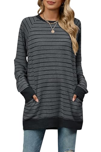 VEVESMUNDO Damen Streifen Strickpullover Langarm Strickpulli Lang Gestreiftes Oversized Herbst Rundhals Oberteile Pullover Sweatshirt Tops mit Taschen (Dunkelgrau & Schwarz Streifen, M) von VEVESMUNDO