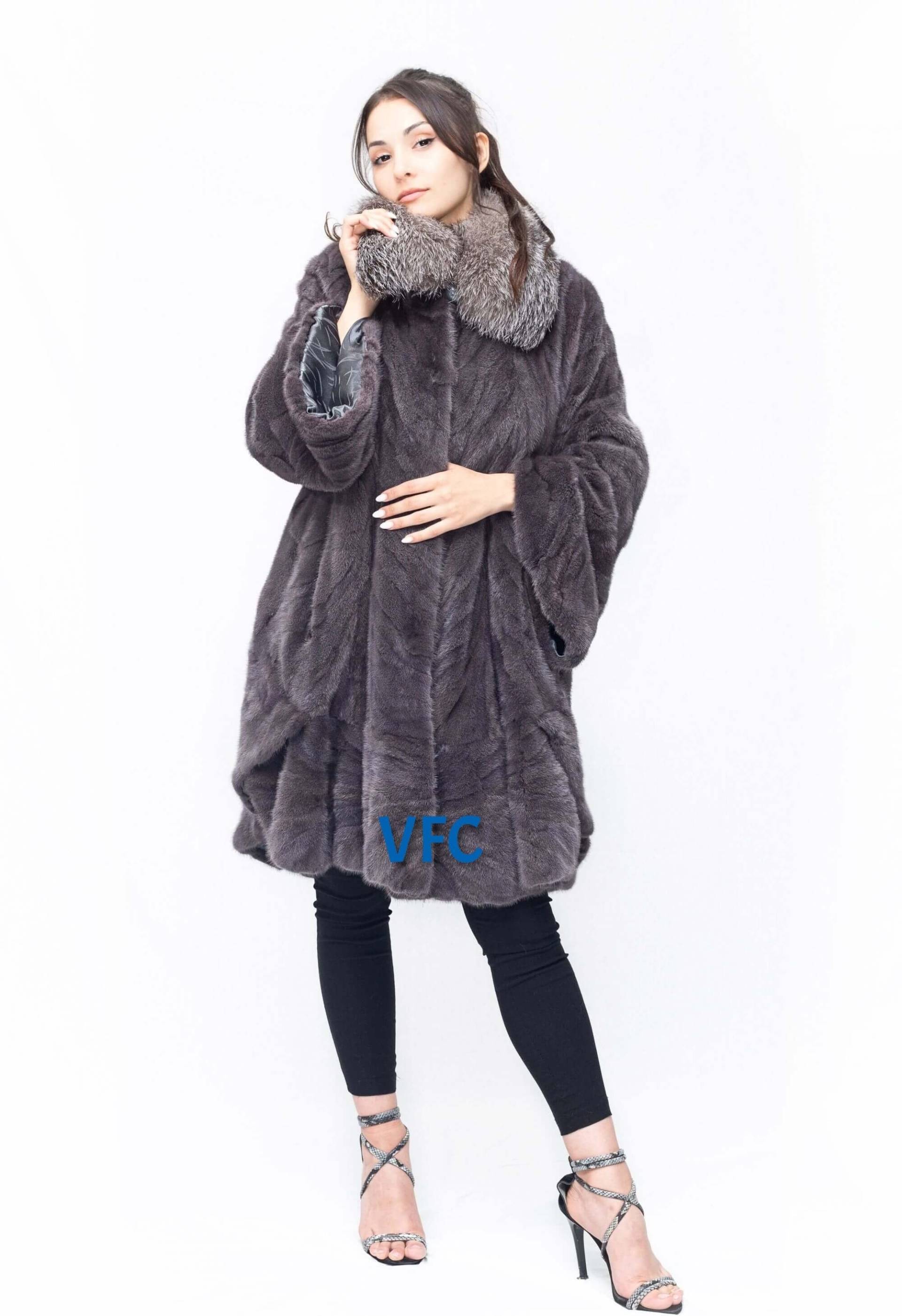 Echter Nerz Mantel-Cape, Graphite Mantel-Cape Mit Silberfuchs Pelzkragen von VFCfurs