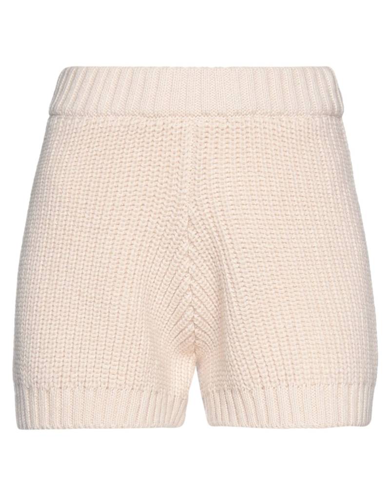 VICOLO Shorts & Bermudashorts Damen Elfenbein von VICOLO