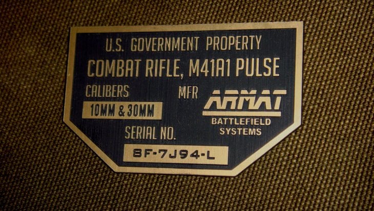 Aliens M41A1 Puls-Gewehr Seriennummernschild Prop von VICTORYFORHEROES