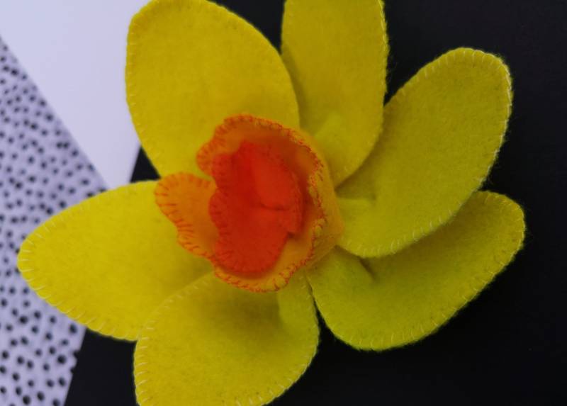 Filz-Brosche Mit Narzisse - Handgemachte Anstecknadel Für Einen Hauch Von Frühling Filz-Brosche Mit Narzisse - Handgemachte Anstecknadel Für Einen Hauch Von Frühling von VILTFeltArt