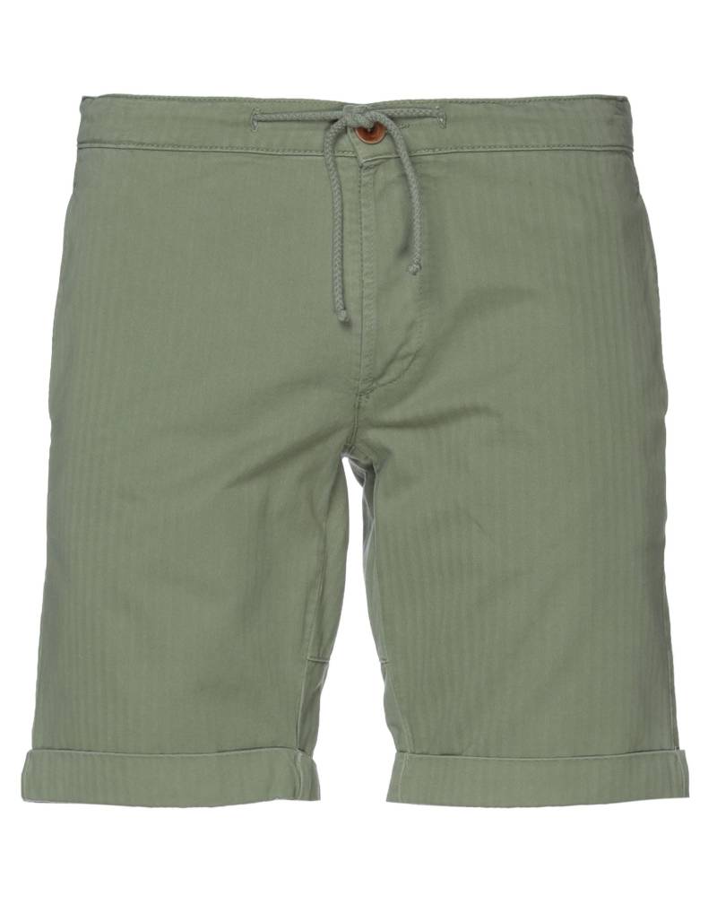 VINTAGE 55 Shorts & Bermudashorts Herren Militärgrün VINTAGE 55 Shorts & Bermudashorts Herren Militärgrün von VINTAGE 55