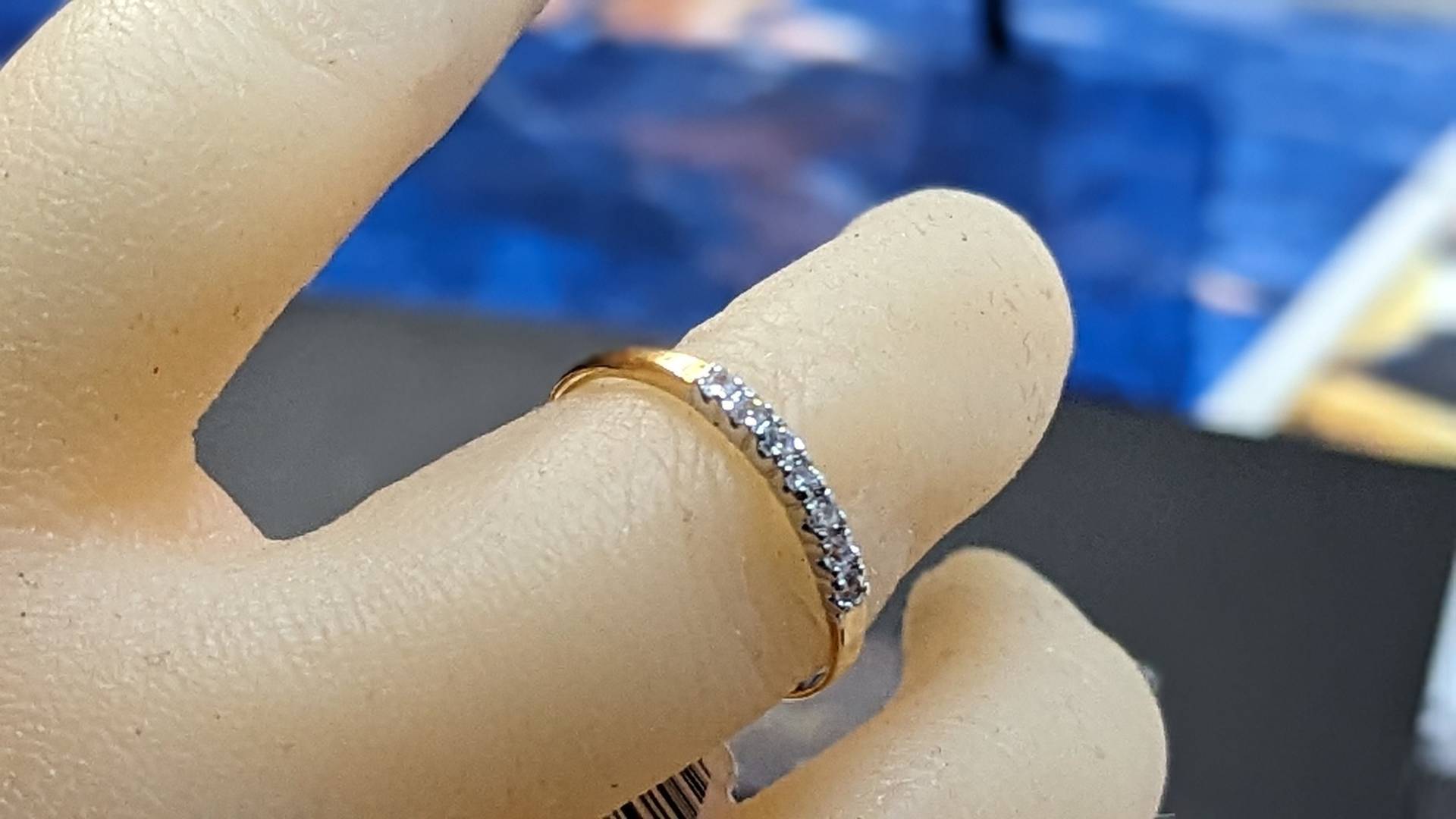 Frauen Ring Oder Stapelbar Micro Cz 1 Mm Zirkonias Alle Prong Set 18K Hge Schweres Gold Galvanisiert Frauen Ring Oder Stapelbar Micro Cz 1 Mm Zirkonias Alle Prong Set 18K Hge Schweres Gold Galvanisiert von VINTAGEARTJEWELRY