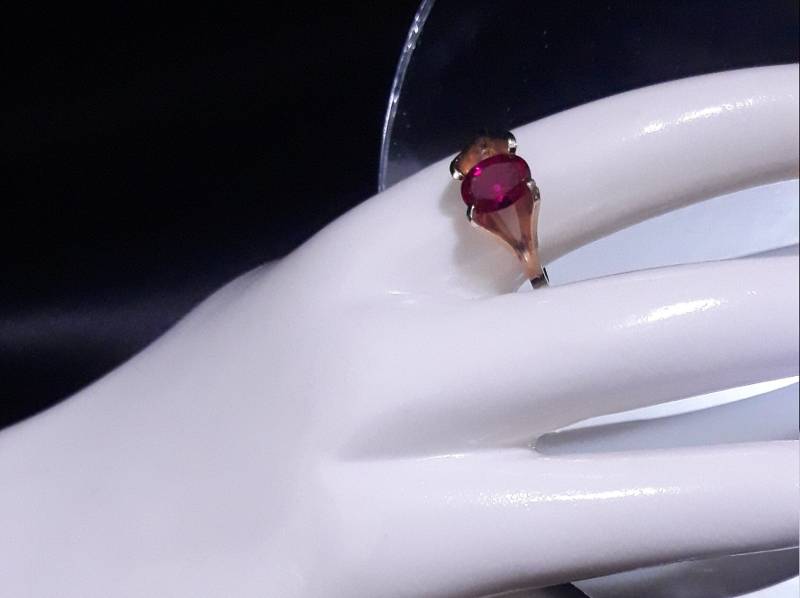 Jahrgang Juli Birthstone Qualität Rubin 12mm X 10mm 5 + Ctw Facettiert 4 Prong Edelstein Hohe Phantasie Einstellung Ring Größe 9 Versprechen Oder von VINTAGEARTJEWELRY