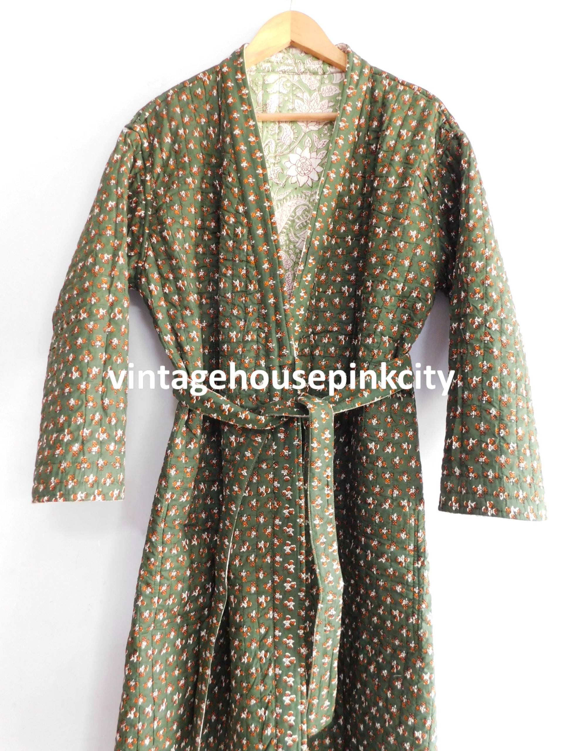 Grüner Baumwollkimono, Gesteppte Kimonojacke, Gesteppter Bademantel Aus Baumwolle, Brautjungfern-Morgenmantel, Frauen Tragen Einen Langen Gesteppten von VINTAGEHOUSEPINKCITY