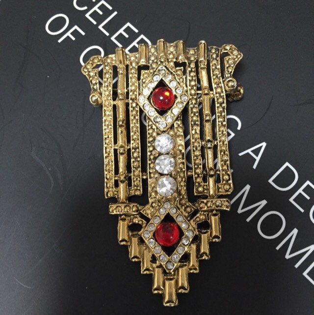 Atemberaubende Vintage Rot Und Gold Brosche Atemberaubende Vintage Rot Und Gold Brosche von VINTAGEVAVAVOOMZ