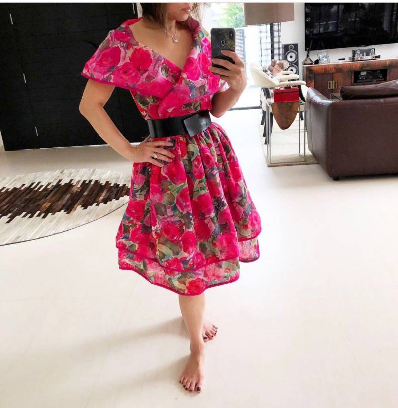 Atemberaubendes Victor Costa Rose Print Schalkragen Kleid von VINTAGEVAVAVOOMZ