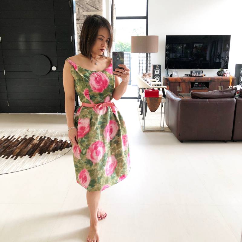 Seltenes Petrol Traina Abstraktes Rosen Print Kleid von VINTAGEVAVAVOOMZ