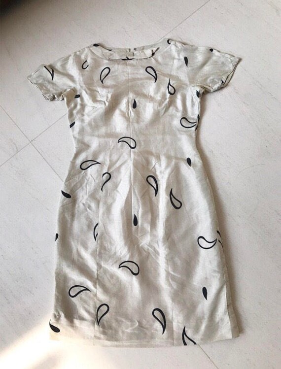 Verrücktes Süßes Wassertropfen Rohseide Wiggle Kleid Verrücktes Süßes Wassertropfen Rohseide Wiggle Kleid von VINTAGEVAVAVOOMZ