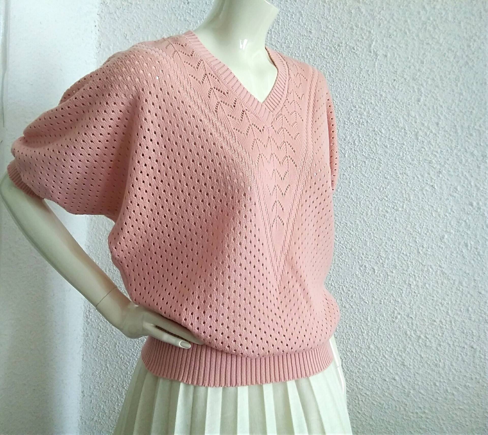 80Er Jahre Strickbluse Mit Lochmuster Dolman Große Ärmel Lachsfarben Top Minimal Frühling Strickoberteil Fledermausflügel Basic 46 Grösse von VINTAGEissime
