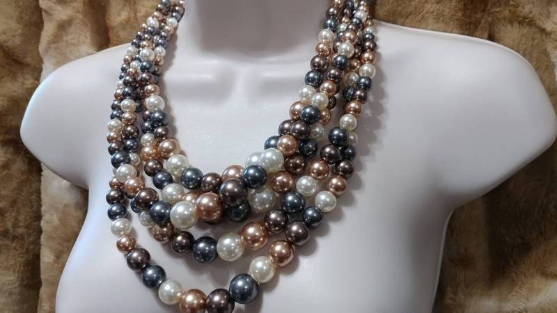 Erklärung 5 Strang Bunt Lucite/Harz Faux Perle Silber Ton Halskette Halsband Erklärung 5 Strang Bunt Lucite/Harz Faux Perle Silber Ton Halskette Halsband von VINTAGEjewelsPLUS
