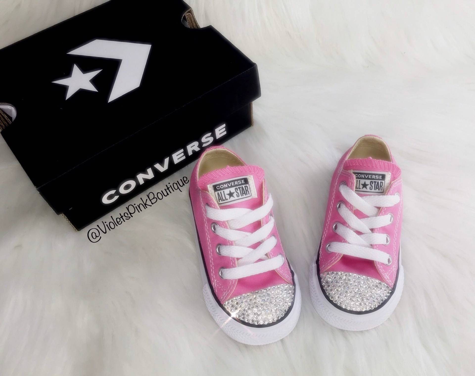 Swarovski Crystal Pink Gegensatz Baby-Bling-Turnschuhe von VIOLETSPINKBOUTIQUE