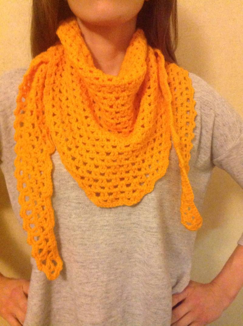 Gehäkelter Halswärmer.gehäkelter Schal.häkelhalstuch.gehäkeltes Damen Accessoires.gehäkeltes Mini Capelet.strick Wrap von VIRGA63DESIGN