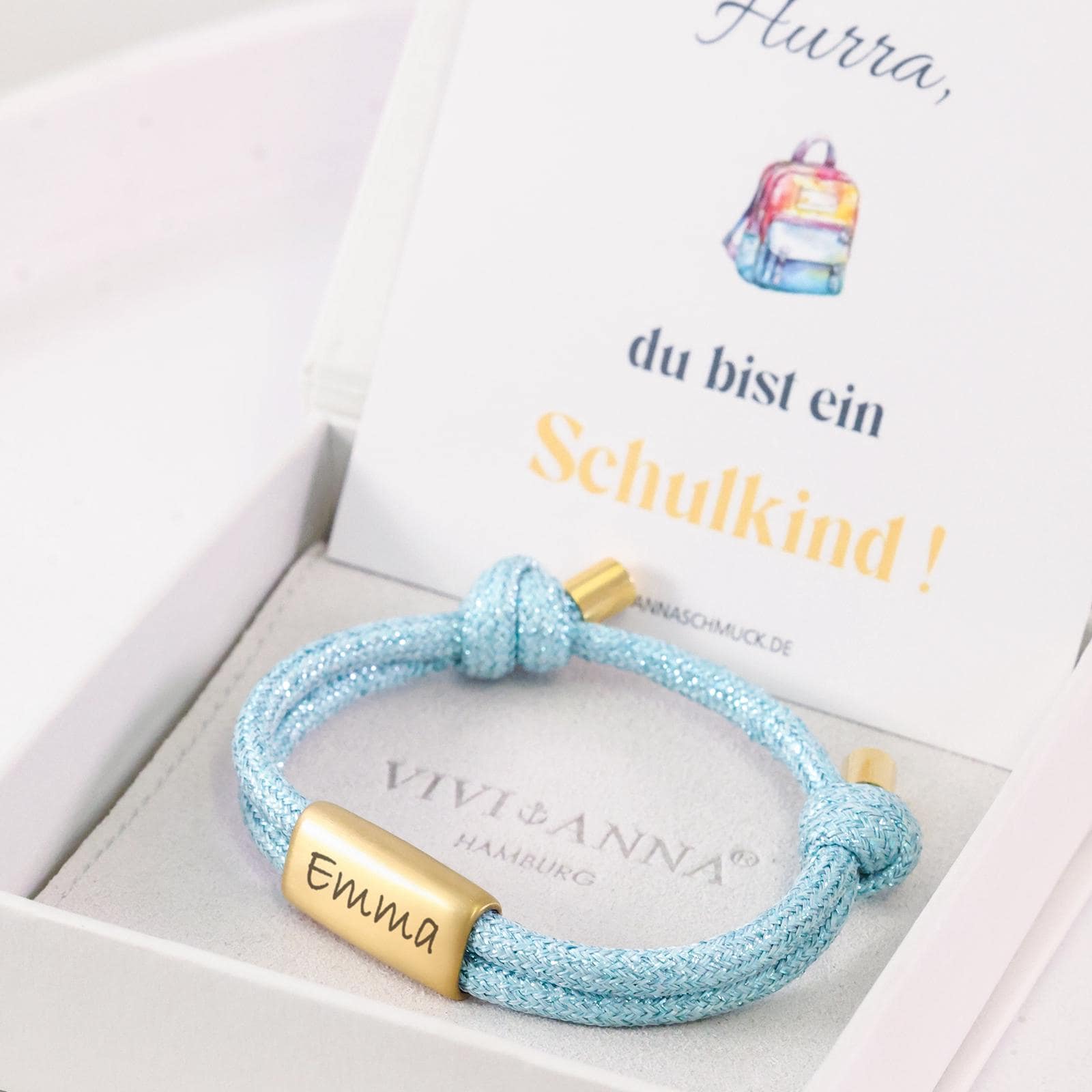Glitzerndes Segeltau-Armband Mit Persönlicher Gravur - Geschenk Zur Einschulung Karte Funkelndes Einschulungsgeschenk Lw086 Glitzerndes Segeltau-Armband Mit Persönlicher Gravur - Geschenk Zur Einschulung Karte Funkelndes Einschulungsgeschenk Lw086 von VIVIANNASCHMUCK