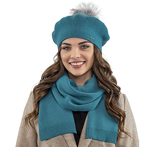 VIVISENCE Damen Baskenmütze Mit Bommel Eleganter Wintermütze Und Schal Set Warm Kopfbedeckung Und Halsbedeckung An Winter Und Herbst Warm Dick, Winterset Für Frauen, Hergestellt In EU, Türkis von VIVISENCE