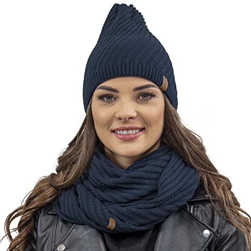 VIVISENCE Trendiger Damen Winter Set Aus Mütze Und Loop-Schal Mit Wärmendem Garn Und Antistatischen Eigenschaften Perfekte Passform Für Kalte Wintertage Bequem Und Stilvoll, Dunkelblau,Einheitsgröße von VIVISENCE