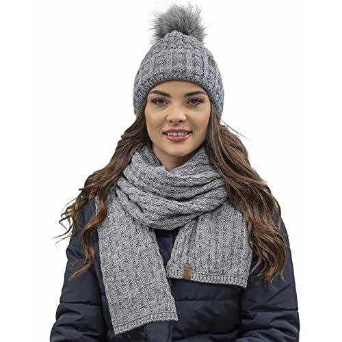 Vivisence Trendige Damen Winter Bommelmütze Mit Weichem Vlies-Innenfutter Aus Wärmendem Garn Antistatische Eigenschaften Perfekte Passform Für Kalte Wintertage Modisches Design, Hellgrau,Einheitsgröße von VIVISENCE