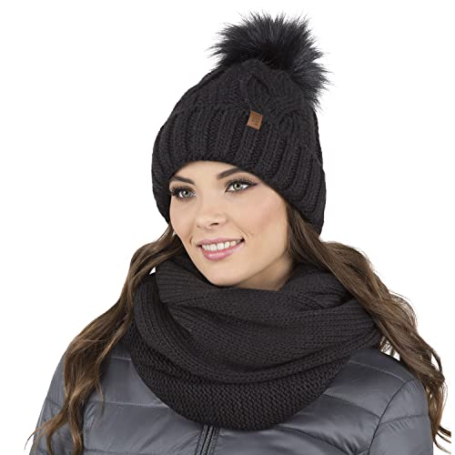 VIVISENCE Damen Bommelmütze Und Schal Set Warm Kopfbedeckung Und Halsbedeckung Für Herbst Und Winter Warm Dick, Wintermütze Mit Bommel, Winterset Für Frauen, Hergestellt In Der EU, Schwarz von VIVISENCE