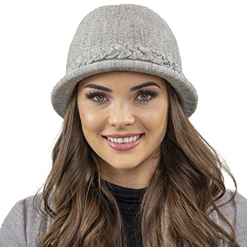 VIVISENCE Damen Winter Hut Mit Klassischem Stil Herbst Warme Strickmütze Garn Mit Wolle Perfekte Passform Wintermütze Für Frauen Modell 7043, Hellgrau,Einheitsgröße von VIVISENCE