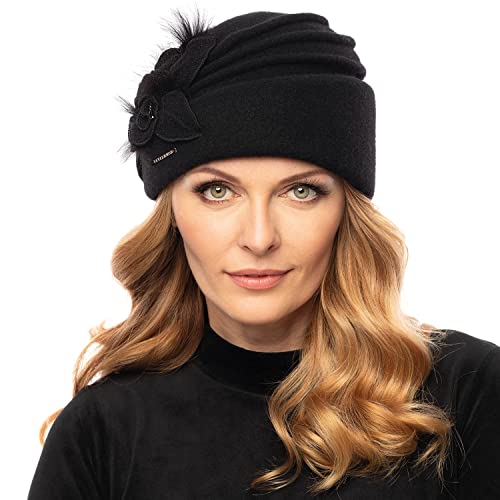 VIVISENCE Damen Winter Toque Aus Wolle Handgefertigte Herbst Warme Mütze Mit Blumenapplikation Für Frauen Perlen Perfekter Passform Ideal Für Kalte Wintertage Modell 7058, Schwarz,Einheitsgröße VIVISENCE Damen Winter Toque Aus Wolle Handgefertigte Herbst Warme Mütze Mit Blumenapplikation Für Frauen Perlen Perfekter Passform Ideal Für Kalte Wintertage Modell 7058, Schwarz,Einheitsgröße von VIVISENCE