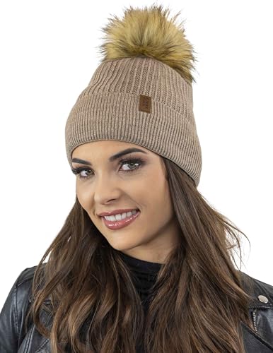 VIVISENCE Winter Bommelmütze Für Damen Wintermütze Mit Bommel Herbst Aus Warmem Acrylgarn Mit Antistatischer Wirkung Perfekte Passform Für Kalte Wintertage Modell 7042, Beige,Einheitsgröße von VIVISENCE