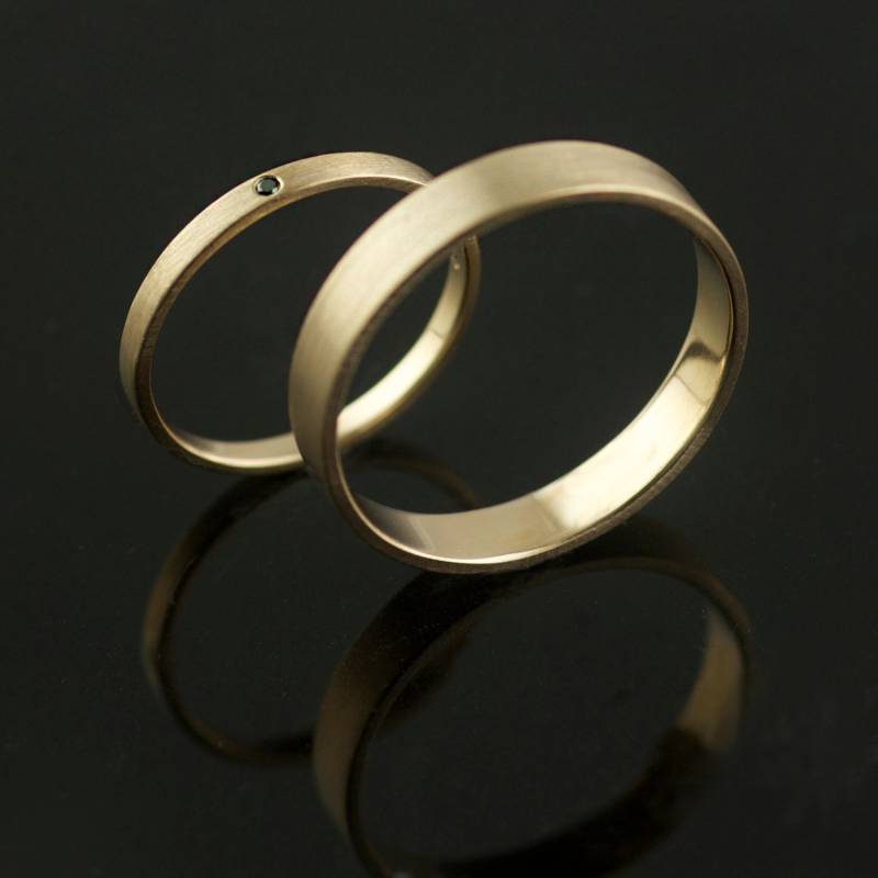 Handgeschmiedete Recycling-Gold Trauringe Black Diamond Handmade in Portland, Or von VKDesignsJewelry