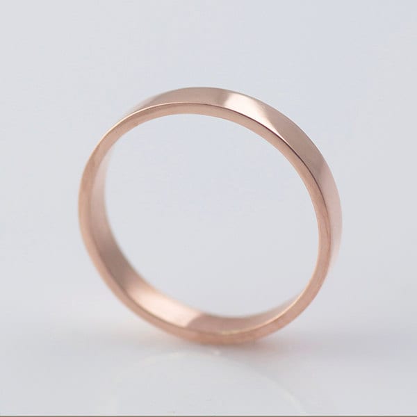 Rose Gold Hochzeit Bands Recycling Von Hand Geschmiedet 14K Eco Friendly Metal von VKDesignsJewelry