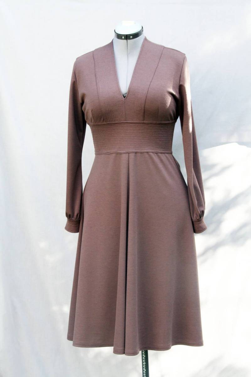 Hellbraunes Milano-Jersey-Kleid - Hellbraunes Midi-Kleid Taupefarbenes Jersey-Kleid Dunkelbeiges Handgefertigt Hergestellt in Frankreich von VLbasics